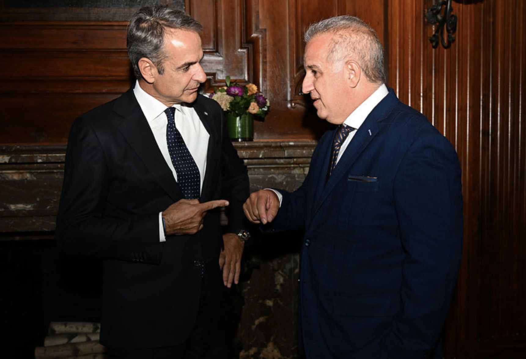 HMS President Dr. Antonios P. Gasparis discusses the expansion of HMS of America and other initiatives with Greek Prime Minister Kyriakos Mitsotakis.