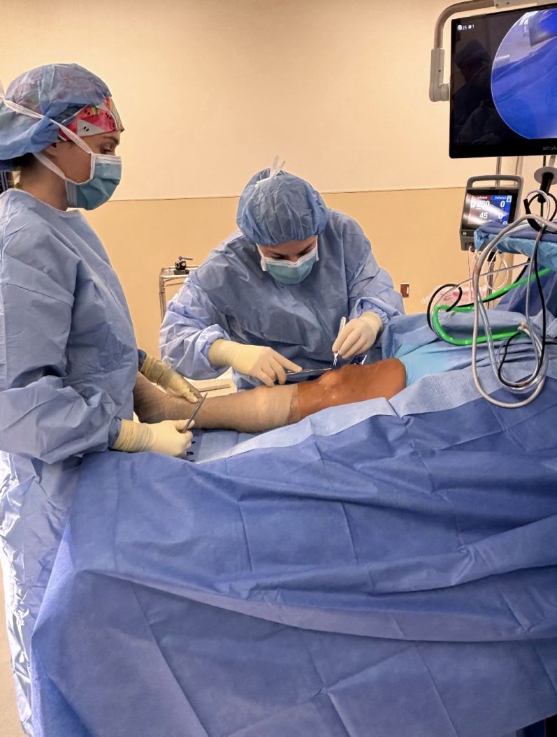 A VSLO student on clinical rotation at a U.S. hospital.